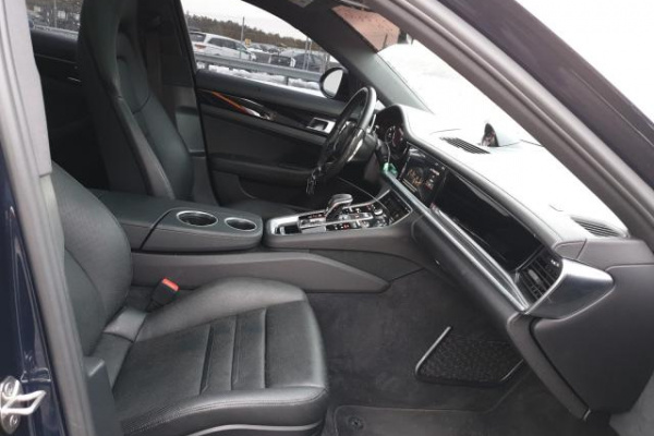 фото PORSCHE PANAMERA BASE
