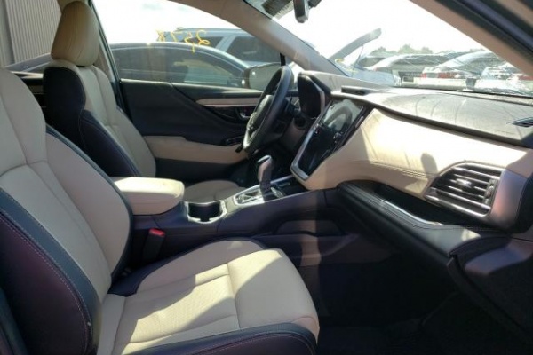 фото Subaru OUTBACK LIMITED