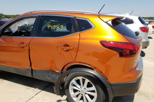 фото NISSAN ROGUE SPORT