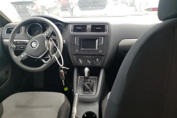 фото Volkswagen Jetta S