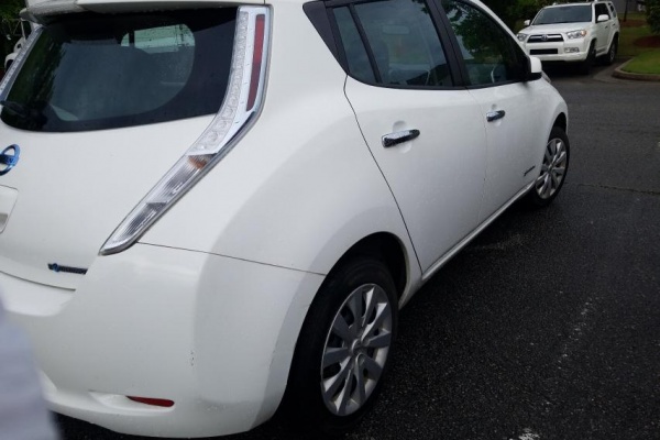 фото Nissan Leaf S