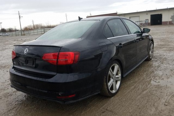 фото Volkswagen Jetta GLI