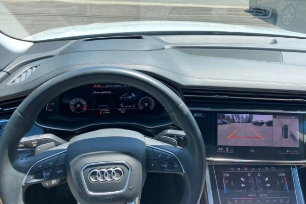 фото AUDI Q8  PRESTIGE