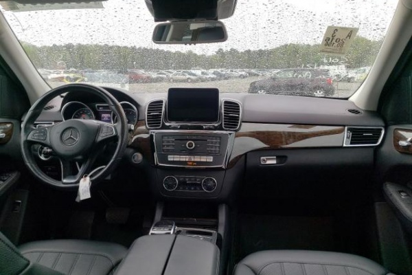 фото Mercedes-Benz GLE 350