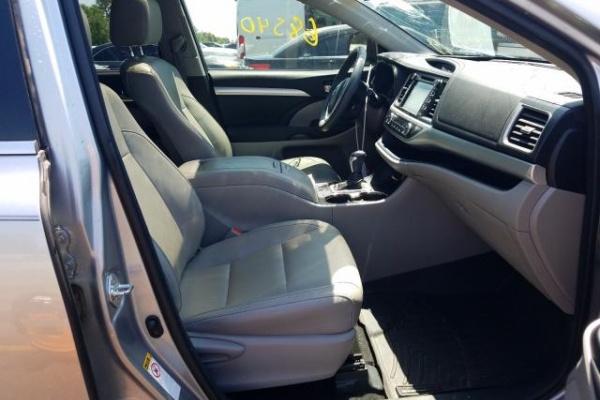 фото Toyota HIGHLANDER XLE