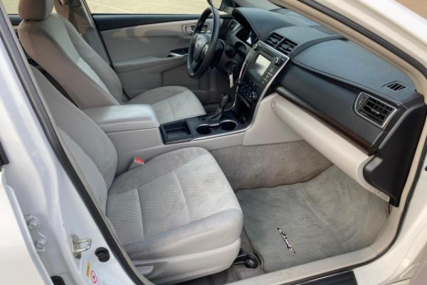 фото Toyota Camry LE