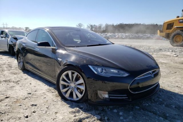 фото Tesla MODEL S