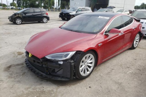 фото Tesla MODEL S