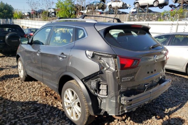 фото Nissan ROGUE SPORT S