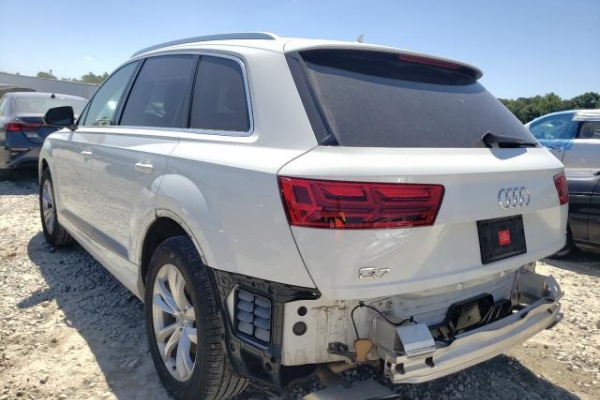 фото Audi Q7 PREMIUM