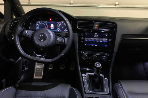 фото Volkswagen golf  S