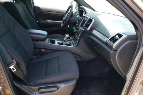 фото jeep GRAND CHEROKEE LAREDO