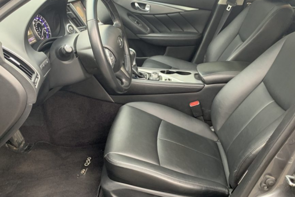 фото INFINITI Q50