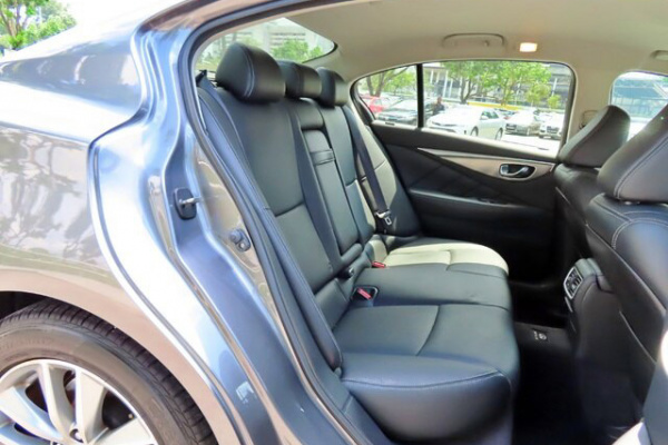 фото INFINITI Q50