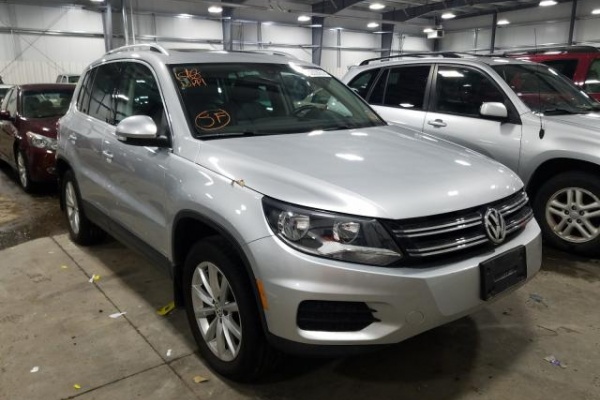 фото Volkswagen Tiguan WOLFSBURG