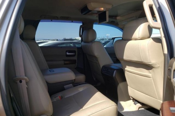 фото Toyota Sequoia PLATINUM