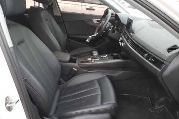 фото Audi A4 Premium