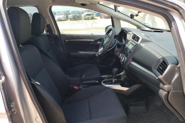 фото HONDA FIT LX