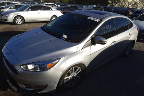 фото Ford Focus SE