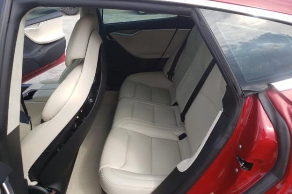 фото Tesla MODEL S