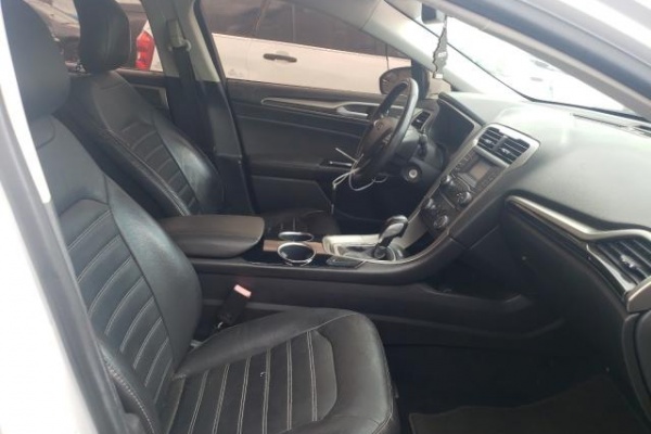 фото Ford Fusion SE