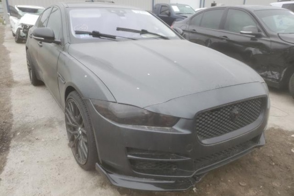 фото Jaguar XE PREMIUM