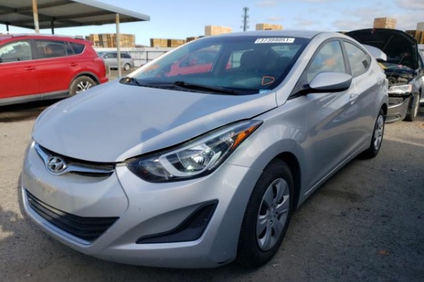 фото Hyundai Elantra SE