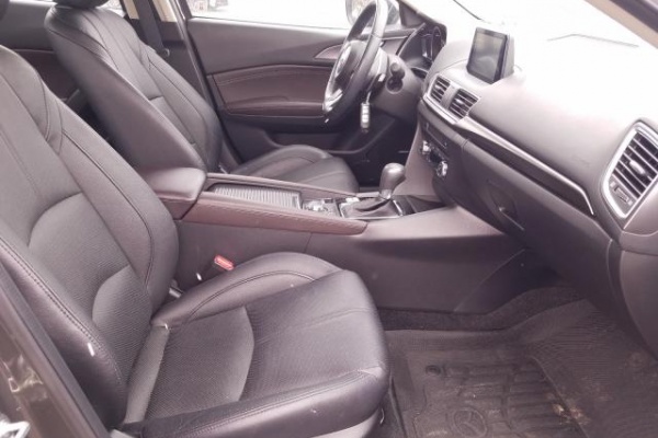 фото Mazda 3 GRAND TOURING