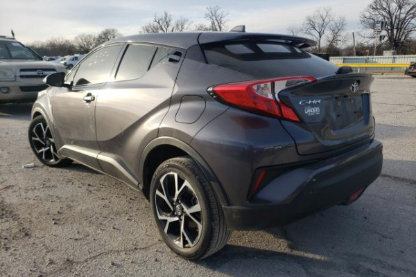 фото TOYOTA C-HR XLE