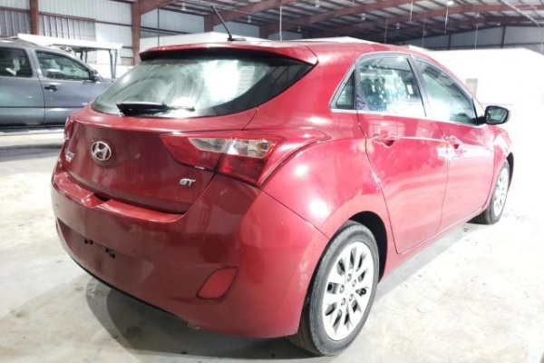 фото Hyundai Elantra GT