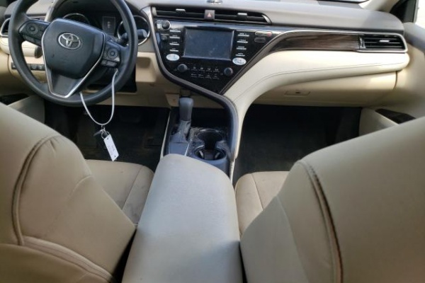 фото Toyota Camry L