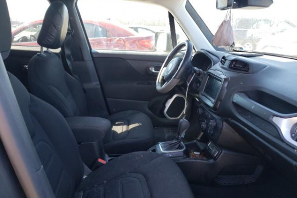 фото JEEP RENEGADE LATITUDE