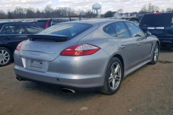 фото PORSCHE PANAMERA 2