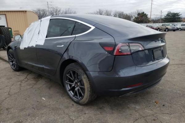 фото Tesla MODEL 3