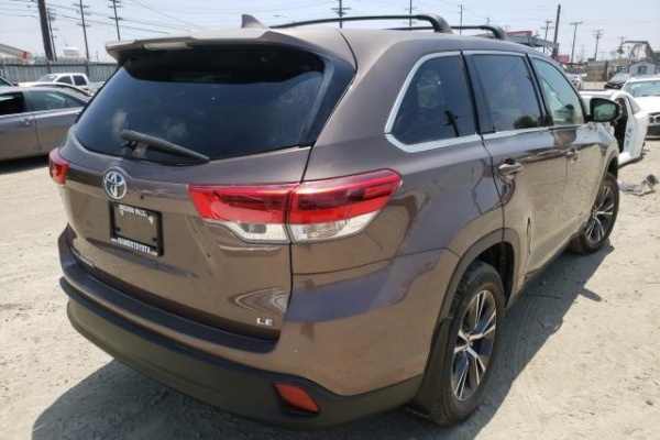фото Toyota HIGHLANDER LE