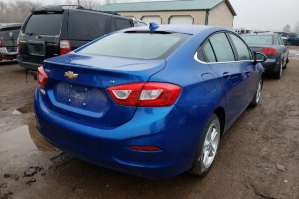 фото Chevrolet Cruze LT