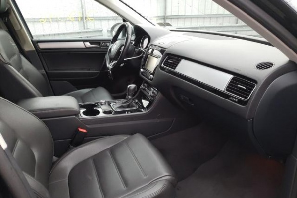 фото Volkswagen TOUAREG V6