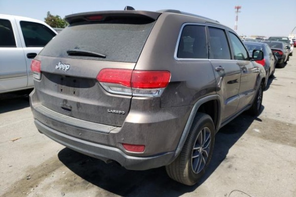 фото jeep GRAND CHEROKEE LAREDO