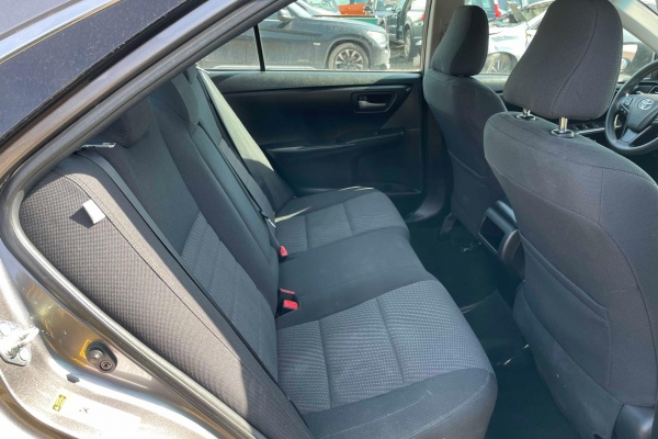 фото Toyota Camry LE