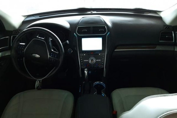 фото Ford Explorer PLATINUM