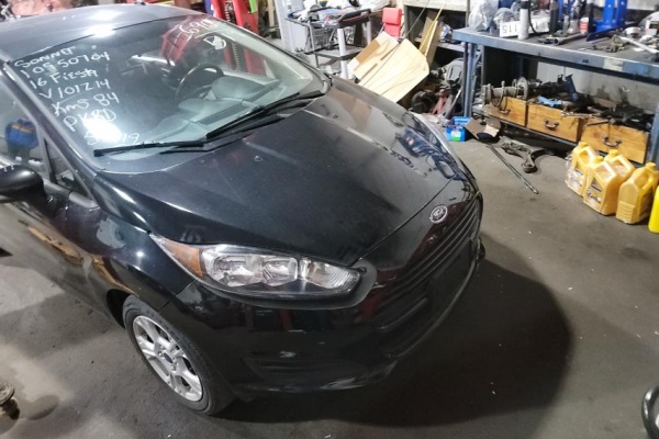 фото Ford Fiesta SE