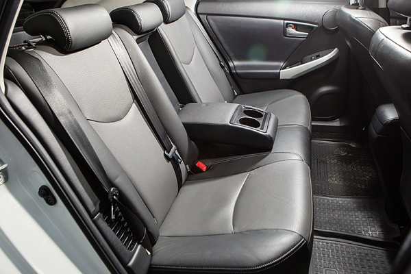 фото Toyota Prius HYBRID