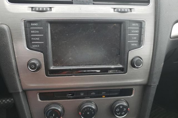 фото Volkswagen golf S/SE