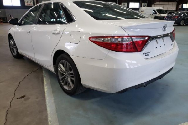 фото Toyota Camry LE