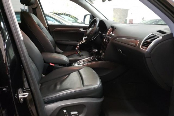 фото Audi Q5 PREMIUM