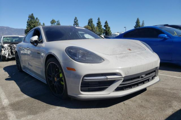 фото PORSCHE PANAMERA TURBO S E-HYBRID