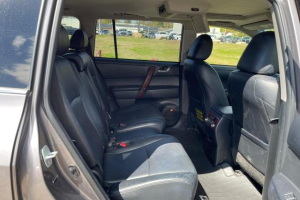 фото Toyota HIGHLANDER HYBRID LIMITED