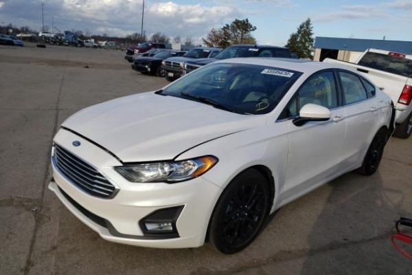 фото Ford Fusion SE