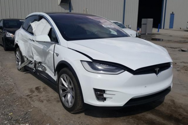 фото Tesla MODEL X