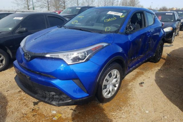 фото TOYOTA C-HR XLE